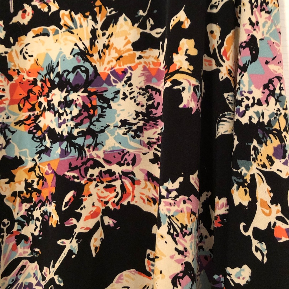 Lularoe - Picture 4 of 7